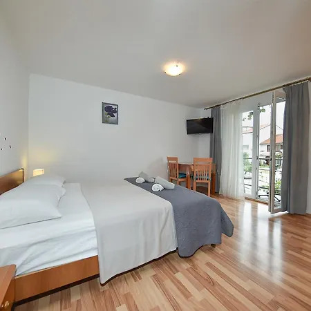 Romano 1099 Apartment