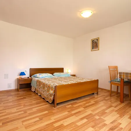 Romano 1099 Apartment