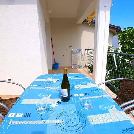 Apartment Romano 1099 *