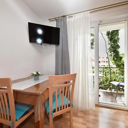 Apartment Romano 1099 *