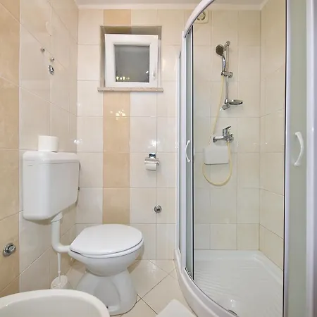 Romano 1099 Apartment *