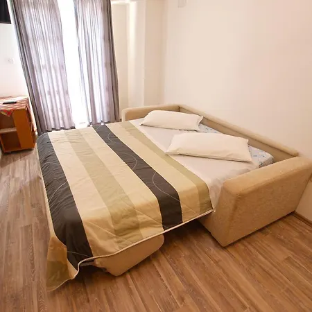Romano 1099 Apartment *
