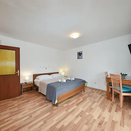 Romano 1099 Apartment *