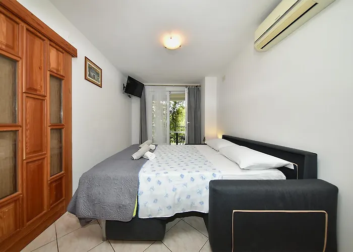 1099 * Rovinj